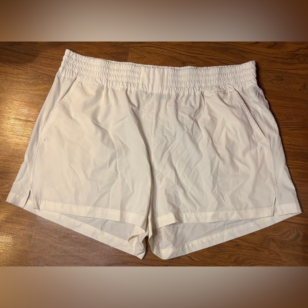 Women's‎ White Dri Fit Athletic Shorts Sz 3XL